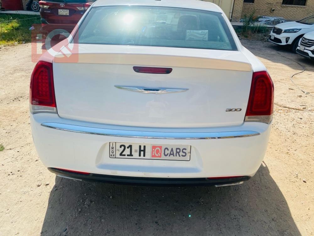 کرایسلەر 300